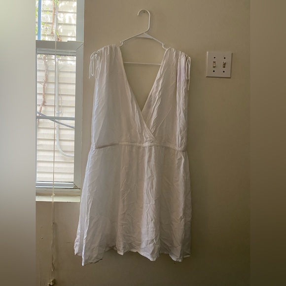 ASOS Design Curve White Beach Coverup - Picture 6 of 8